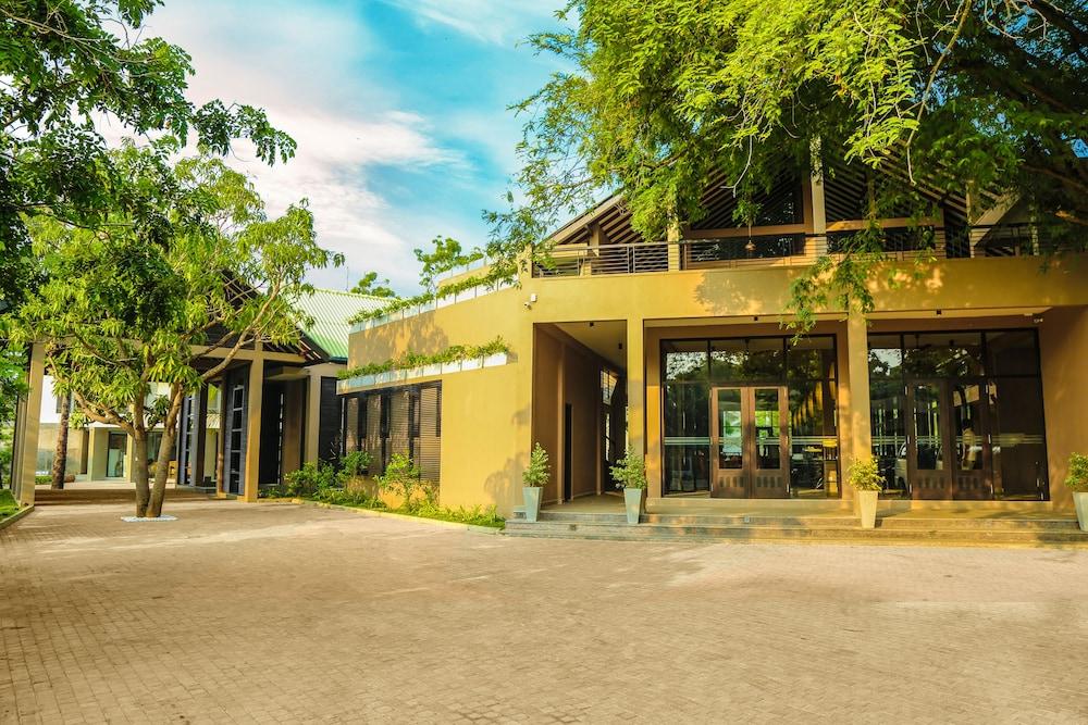 Hotel Oak Ray Wild Yala Tissamaharama Exterior foto