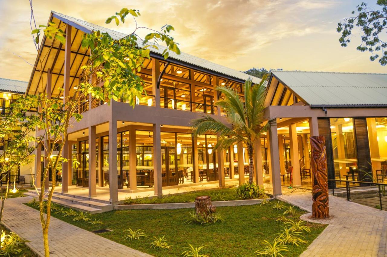 Hotel Oak Ray Wild Yala Tissamaharama Exterior foto
